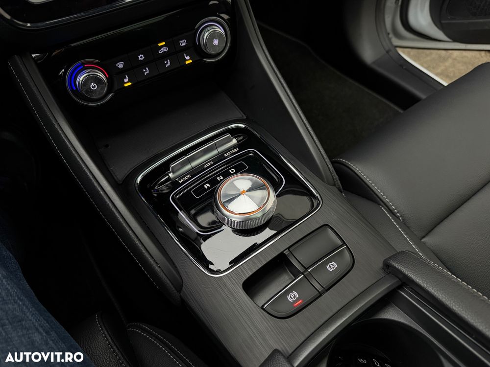 MG ZS EV Luxury - 15