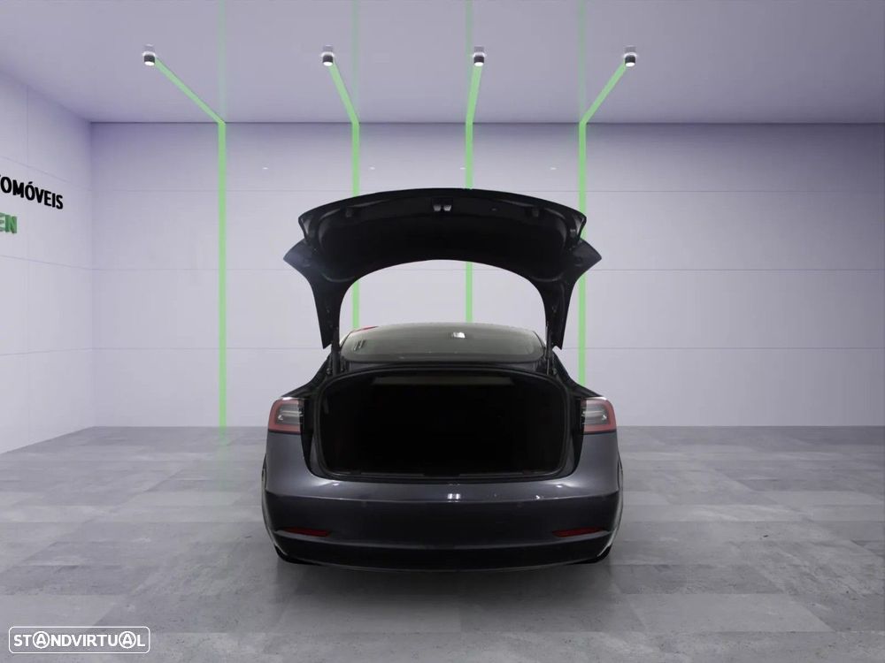 Tesla Model 3 - 6