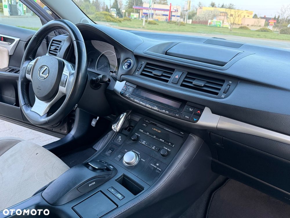 Lexus CT 200h Prestige - 12