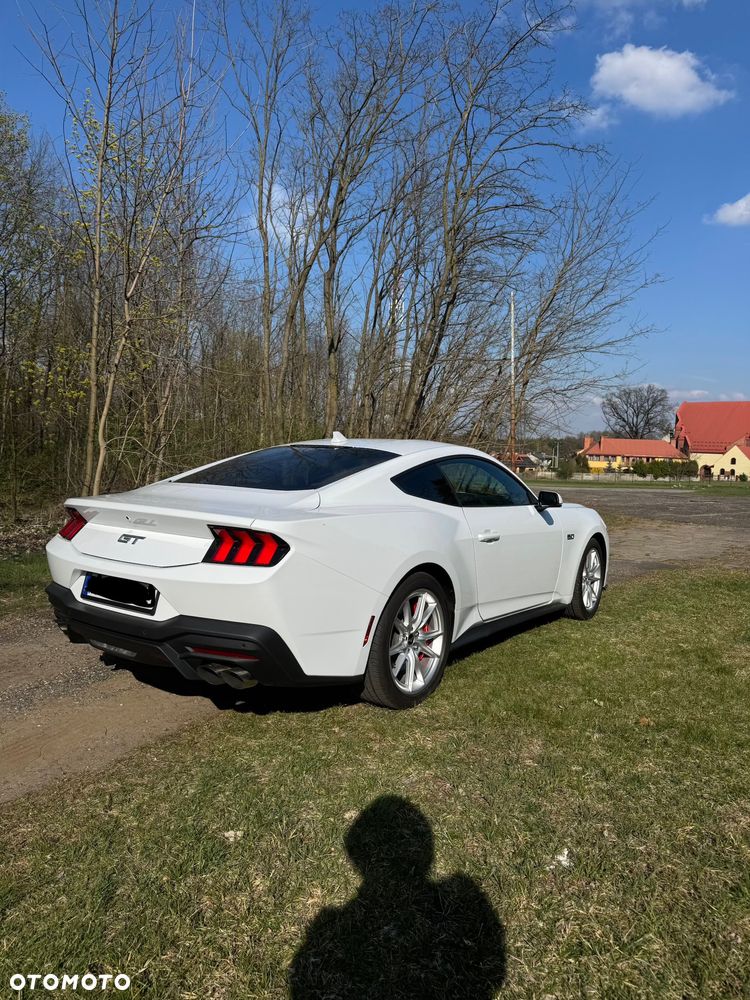 Ford Mustang - 3