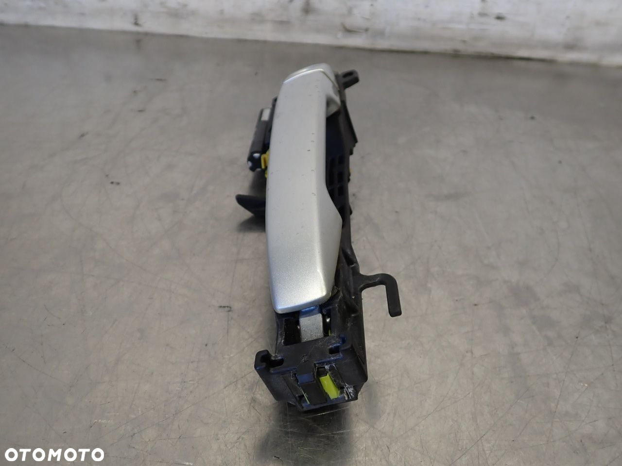 KLAMKA LEWA PRZEDNIA ZEWNĘTRZNA SUBARU IMPREZA 1.5 - 5