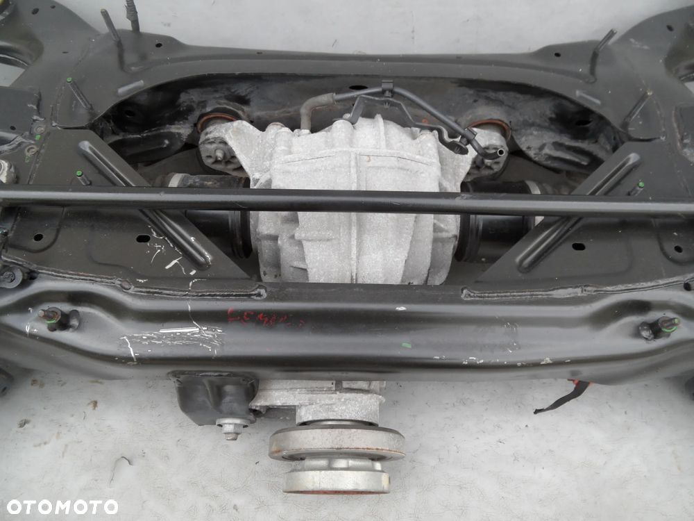 OŚ TYLNA BELKA TYŁ ZAWIESZENIE MASERATI LEVANTE - 4