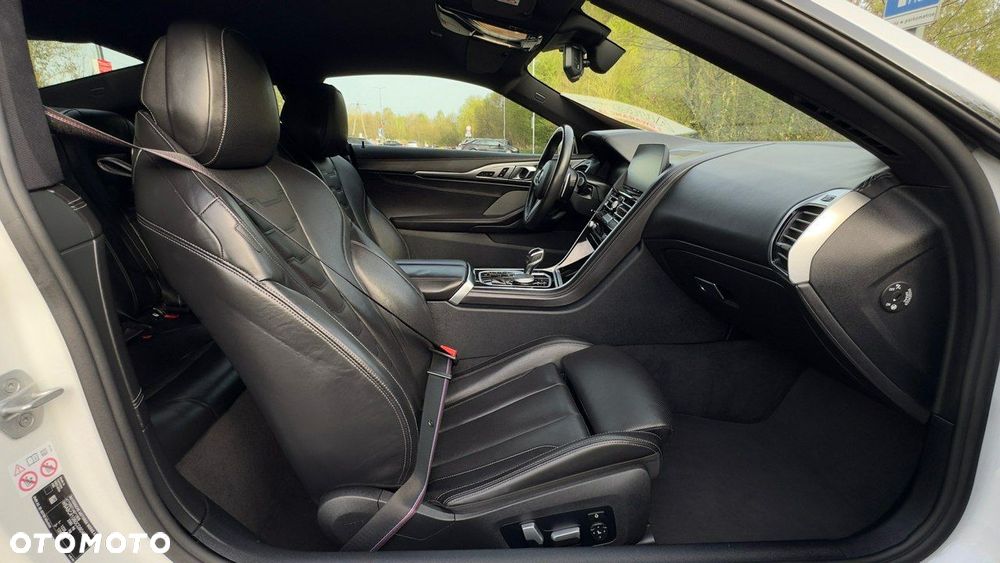 BMW Seria 8 - 18