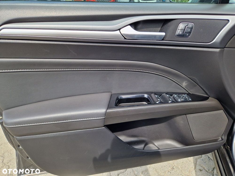 Ford Mondeo 2.0 TDCi Bi-Turbo Titanium PowerShift - 21