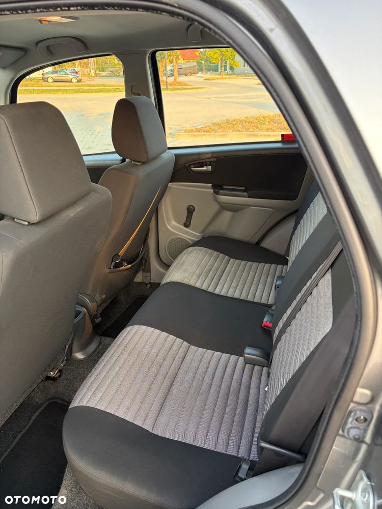Suzuki SX4 1.6 Comfort 4WD - 11