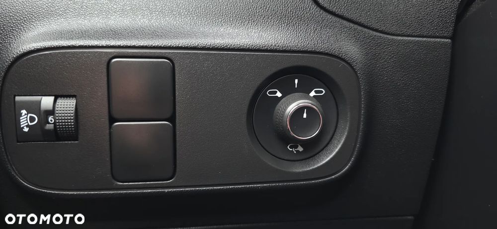 Citroën C3 1.2 PureTech Shine EAT6 - 22