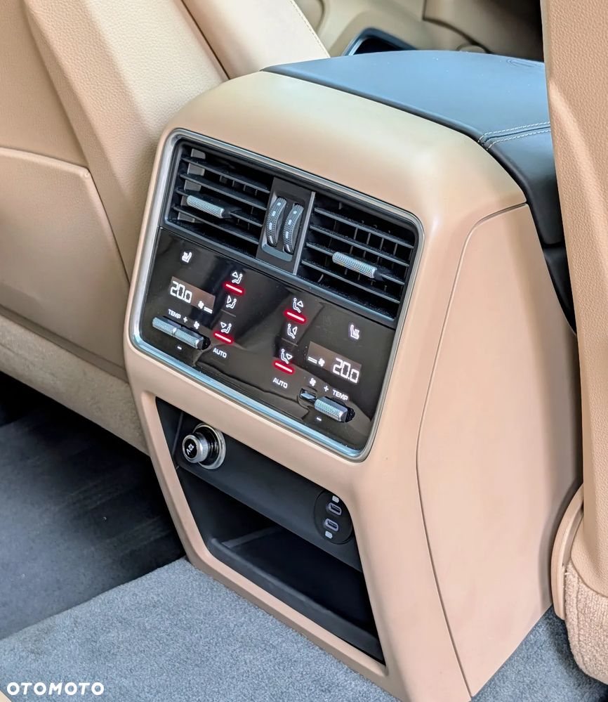 Porsche Cayenne - 28