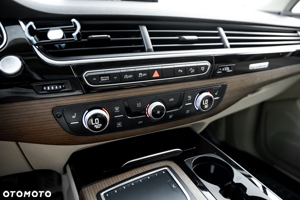 Audi Q7 - 40
