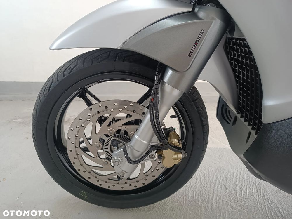 Piaggio Beverly - 18