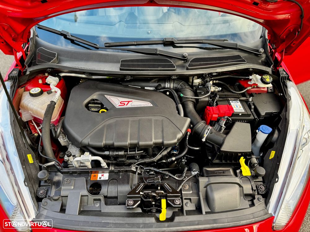 Ford Fiesta 1.6 EcoBoost c/ Pack Pele Desportiva ST - 28