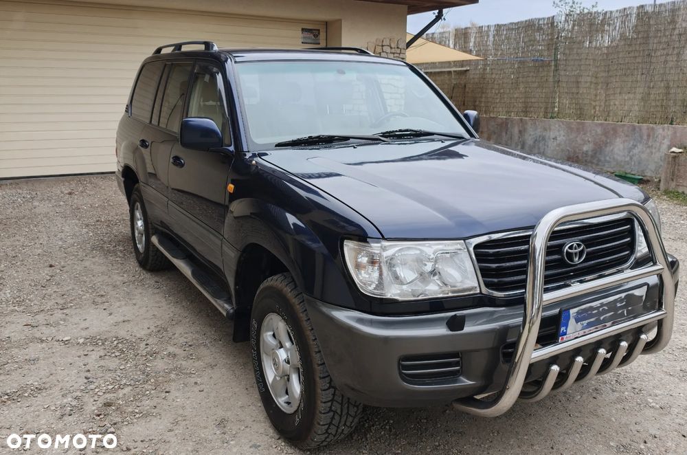 Toyota Land Cruiser - 2