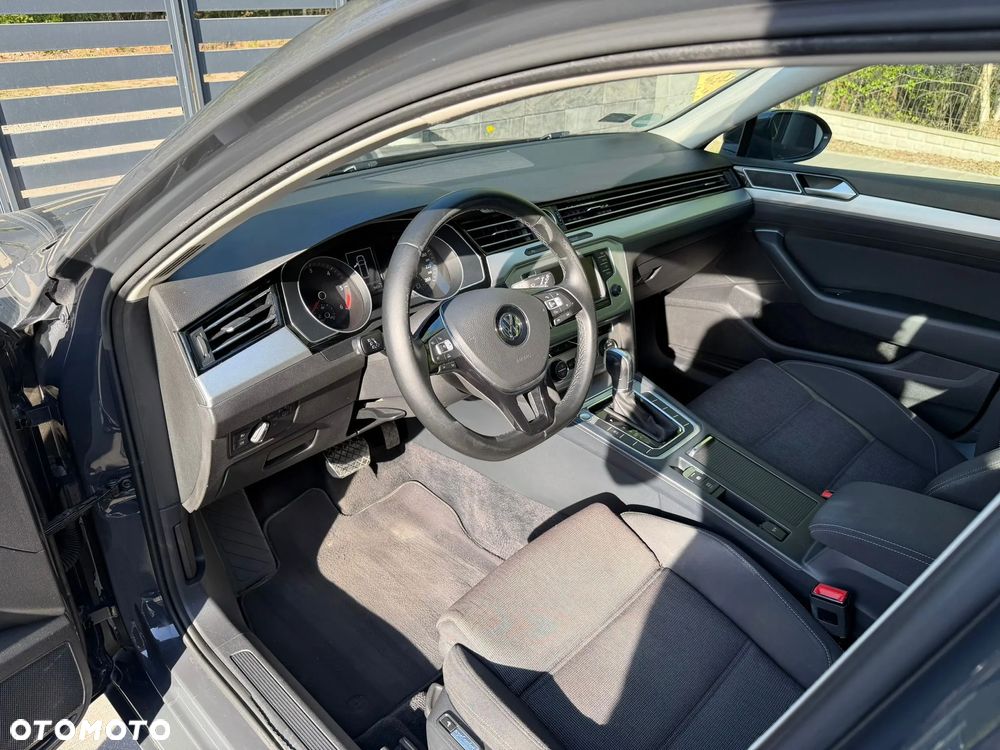 Volkswagen Passat 1.6 TDI (BlueMotion Technology) DSG Comfortline - 12