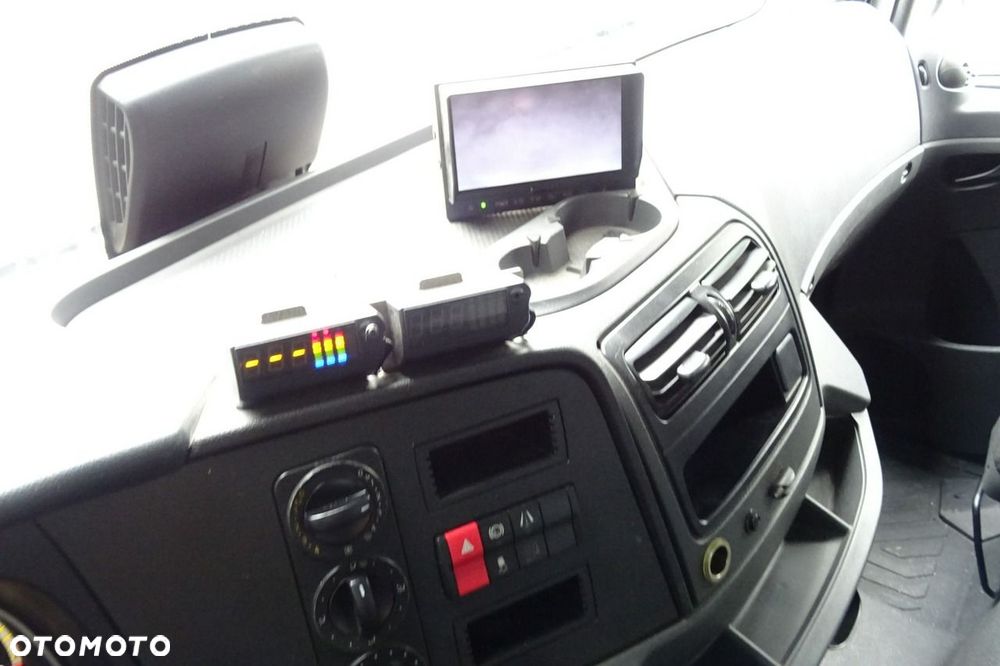 Mercedes-Benz Atego 1218 Euro 6 tylko 272 tys.km! kontener 18p winda - 13