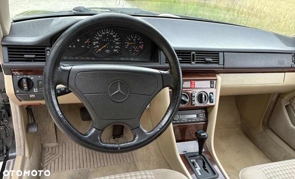 Mercedes-Benz Klasa E - 3