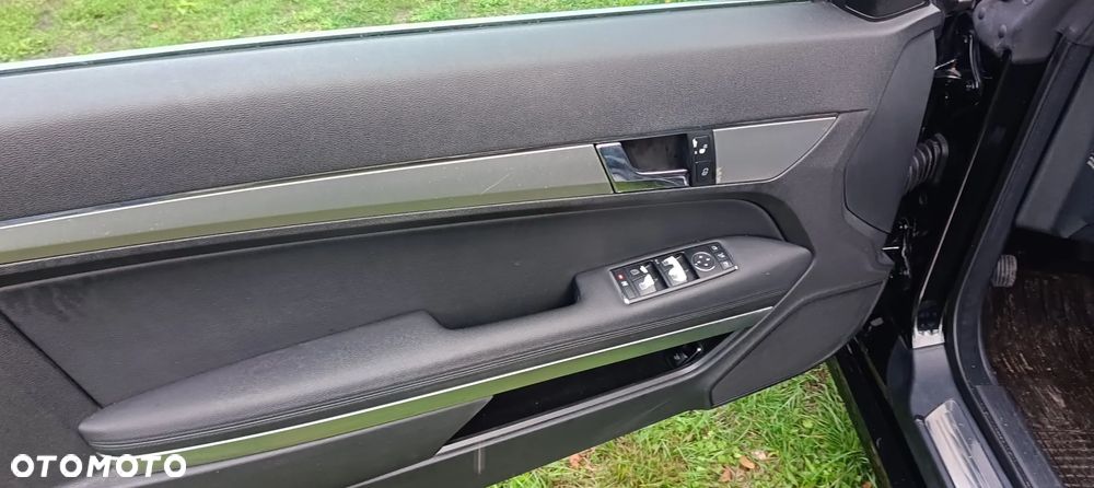 Mercedes-Benz Klasa E 250 CGI BlueEFFICIENCY Automatik Elegance - 26