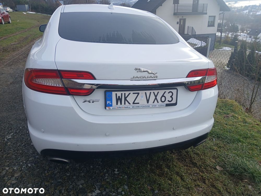 Jaguar XF 2.0 T Prestige - 7