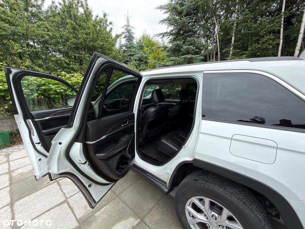 Jeep Grand Cherokee - 23