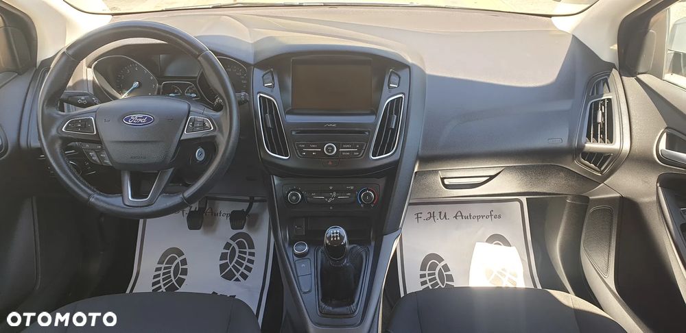 Ford Focus - 12