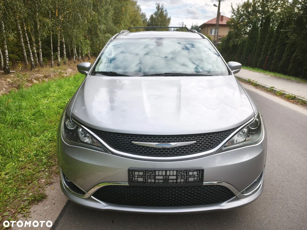 Chrysler Pacifica - 9