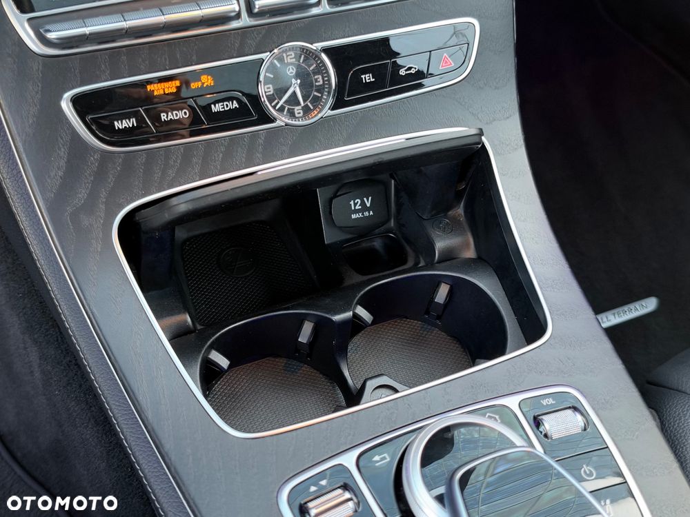 Mercedes-Benz Klasa E 220 d 4-Matic All-Terrain - 35