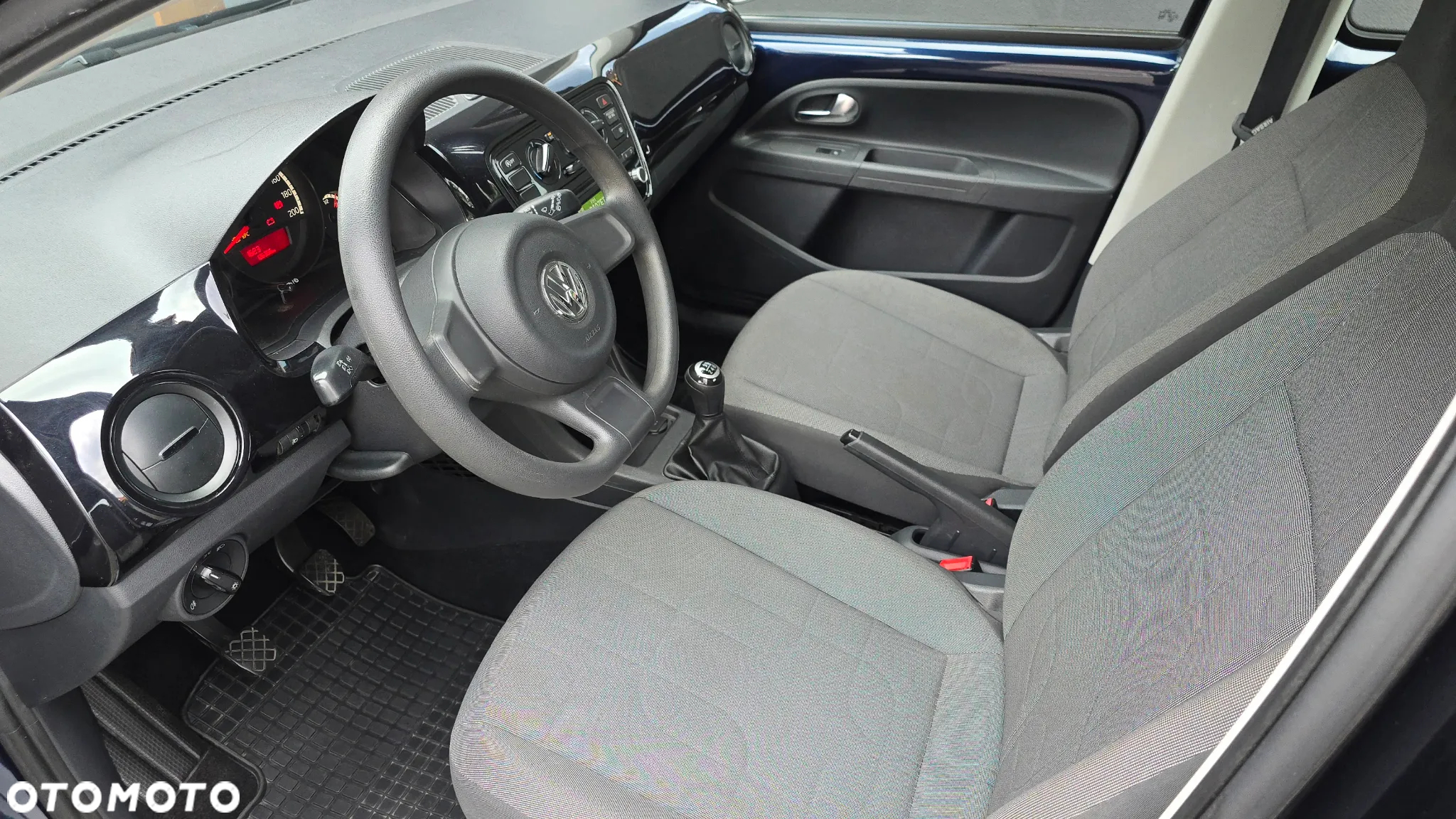 Volkswagen up! 1.0 move - 12