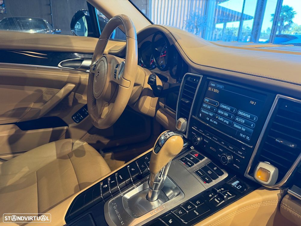 Porsche Panamera Platinum Edition - 38