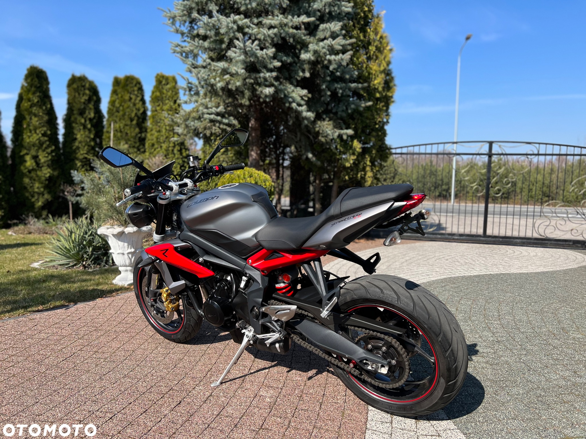 Triumph Street Triple - 19