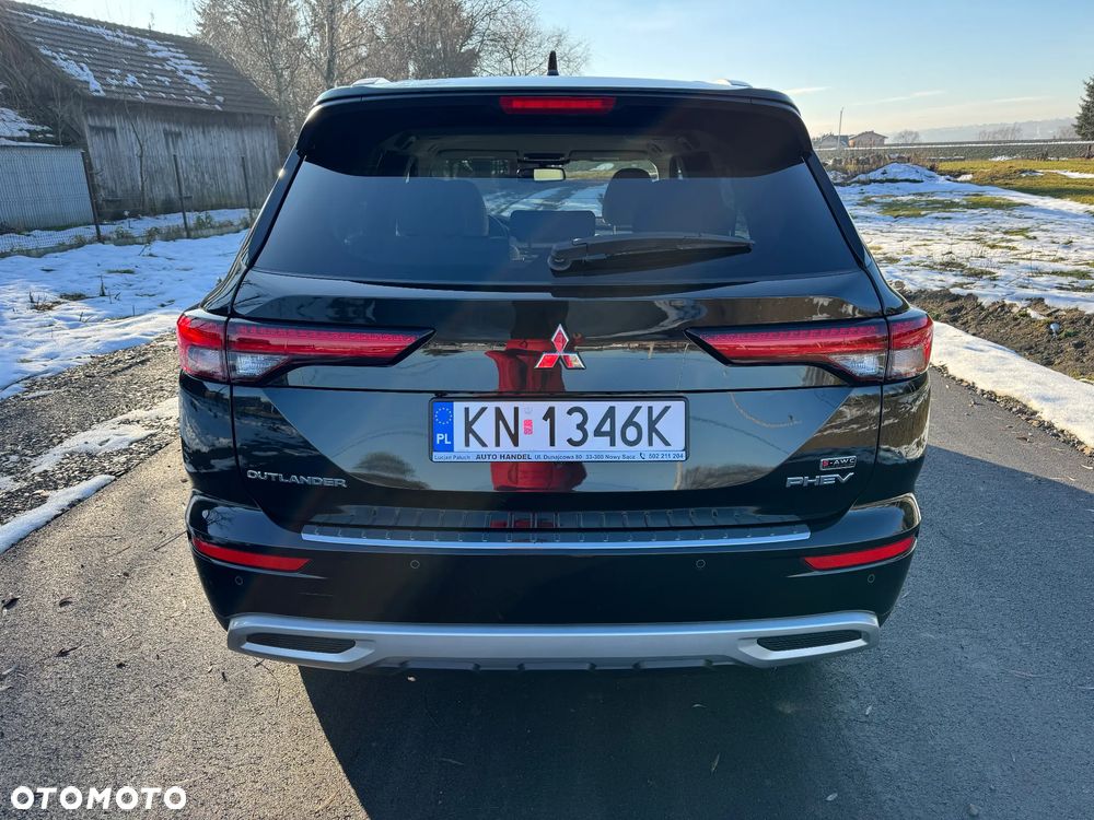 Mitsubishi Outlander 2.4 4WD Top - 4