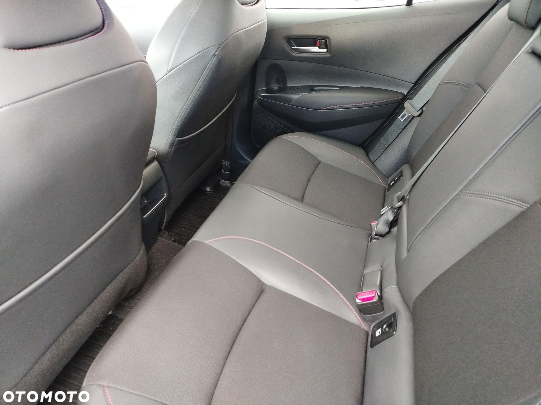 Toyota Corolla - 12