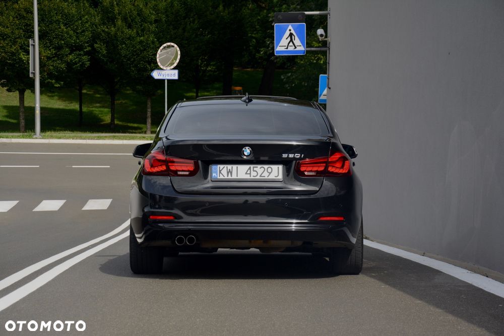 BMW Seria 3 330i Sport Line Shadow - 3