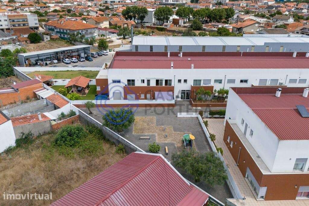 Apartamento T2 com Garagem fechada para 2 carros, Marinha Grande - Grande imagem: 4/34