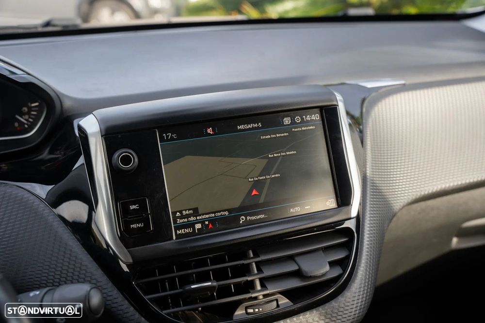 Peugeot 208 1.2 PureTech Allure - 12