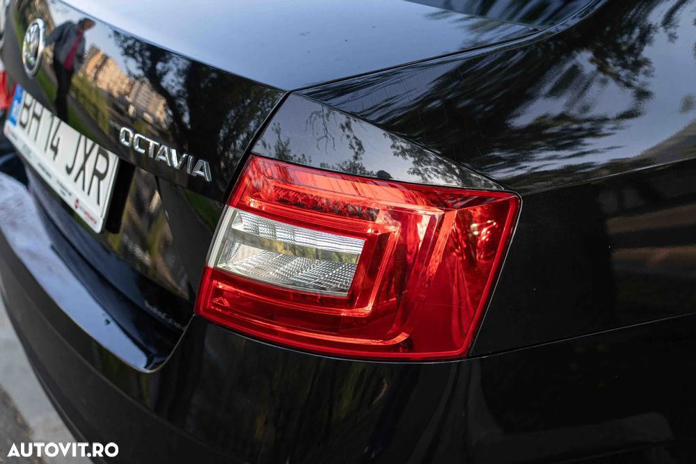 Skoda Octavia 1.6 TDI DSG Ambition - 10