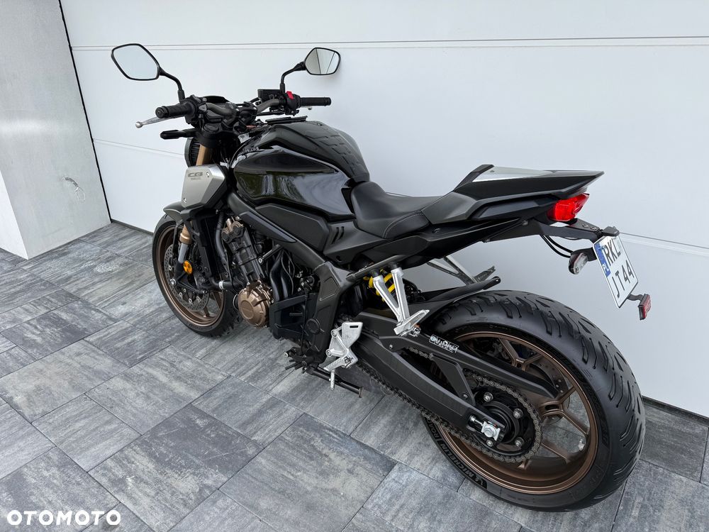 Honda CB - 12