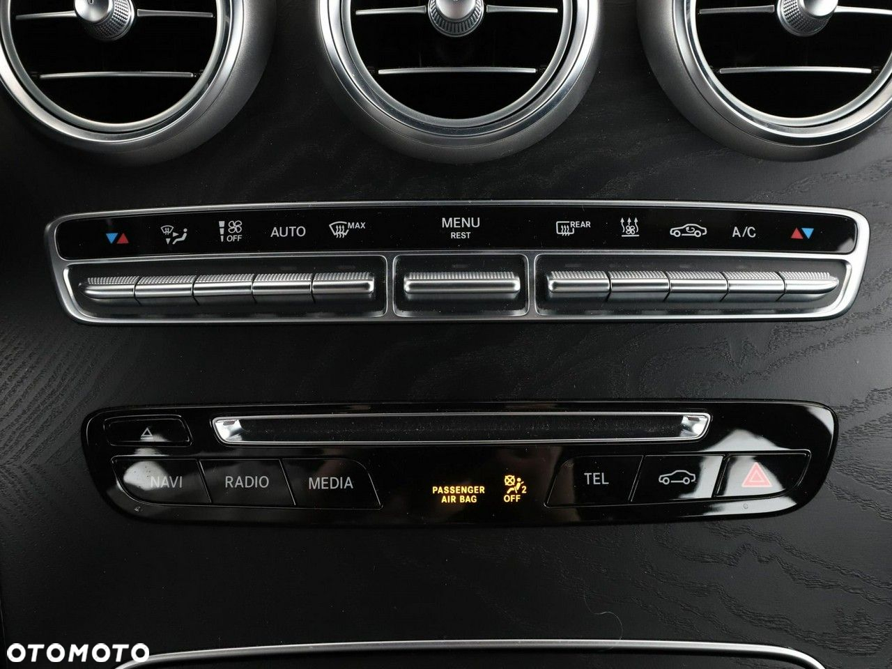 Mercedes-Benz GLC - 27