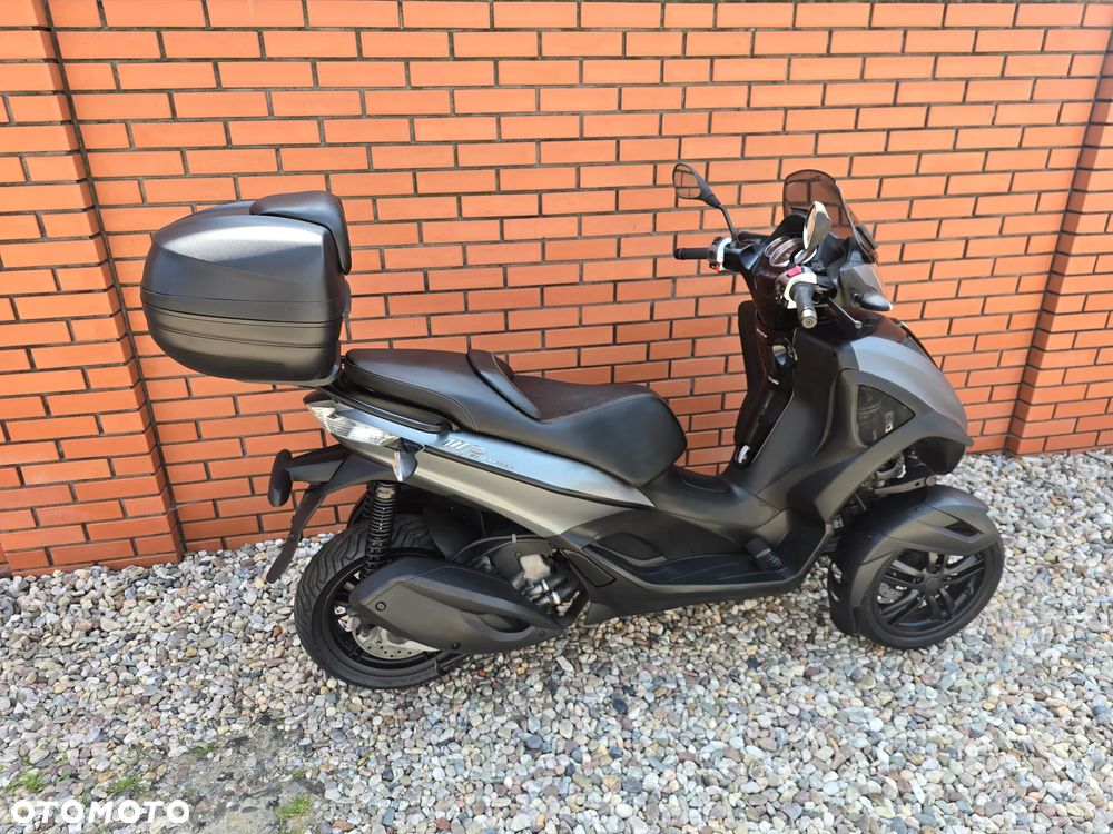 Piaggio MP-3 - 11