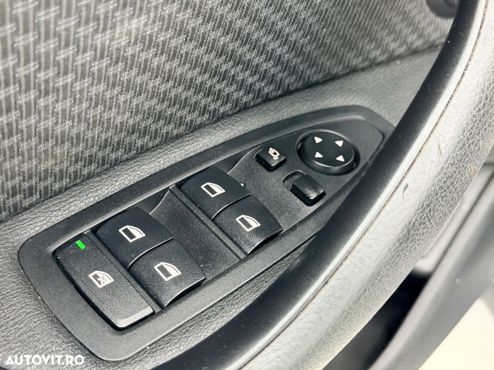 BMW X1 sDrive18d Sport Line - 11