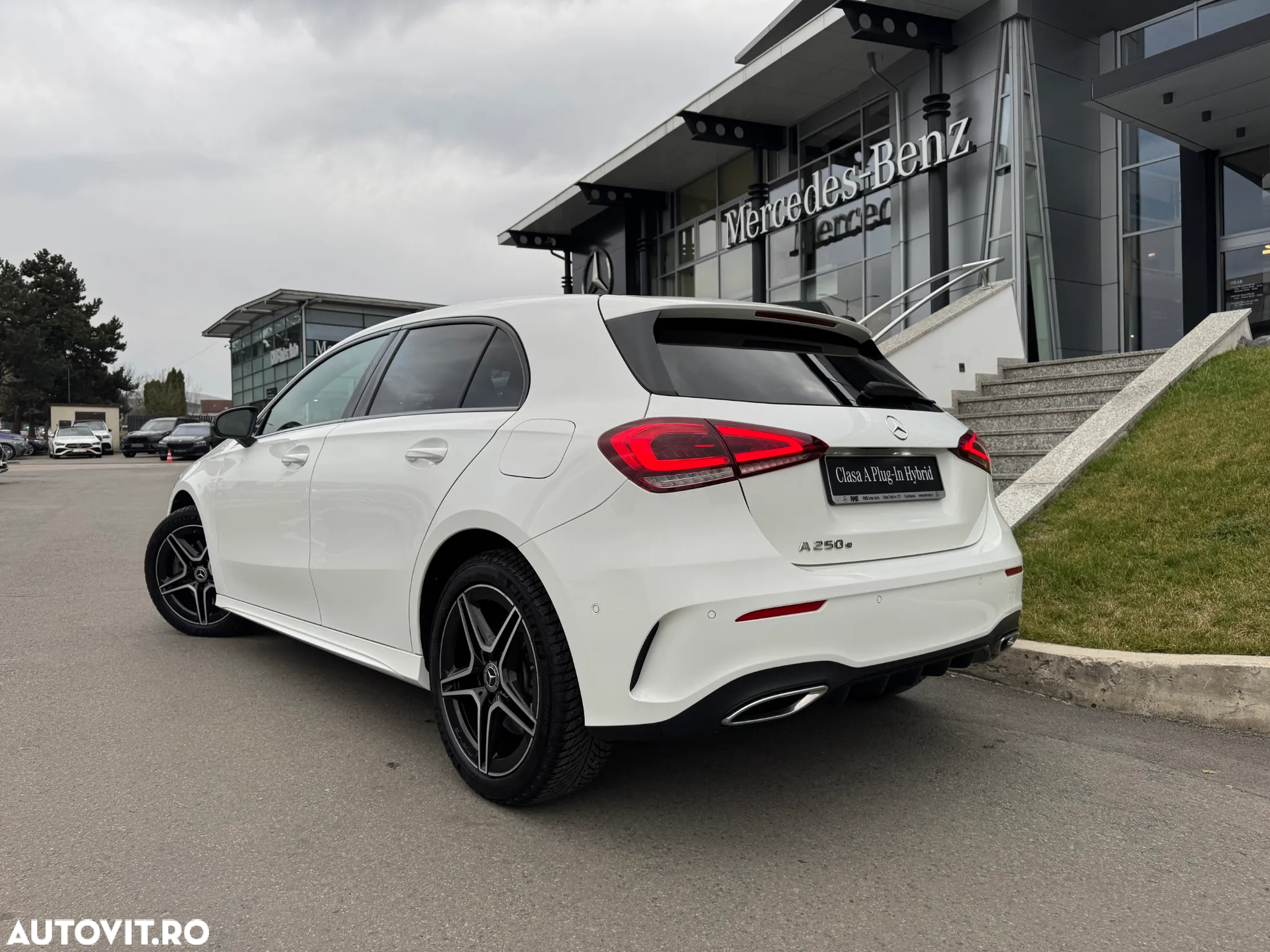 Mercedes-Benz A 250 e 8G-DCT Edition AMG Line - 4