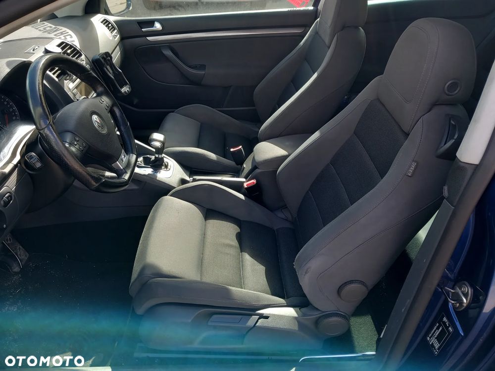 Volkswagen Golf 1.9 TDI DSG GT Sport - 25