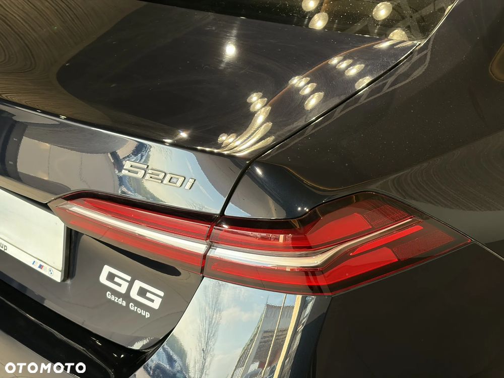 BMW Seria 5 520i mHEV M Sport - 8