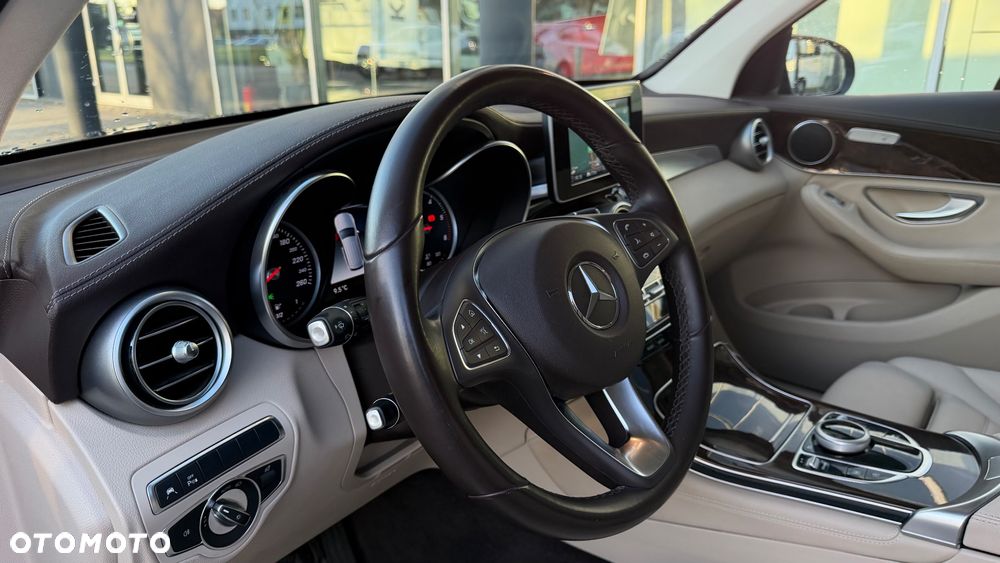Mercedes-Benz GLC - 36