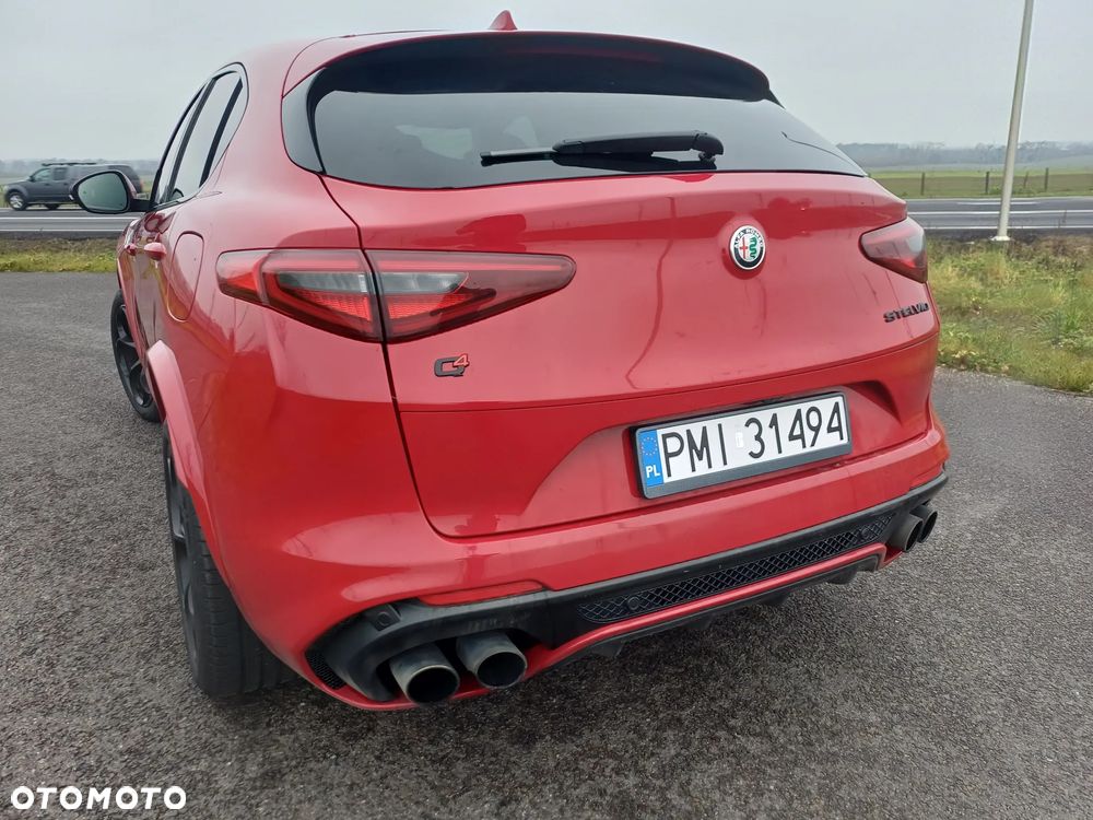 Alfa Romeo Stelvio V6 2.9 Bi-Turbo AT8-Q4 Quadrifoglio - 12
