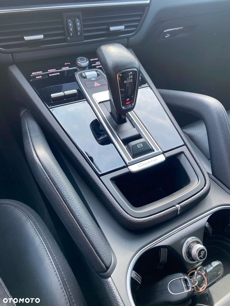 Porsche Cayenne E-Hybrid Platinum Edition - 12