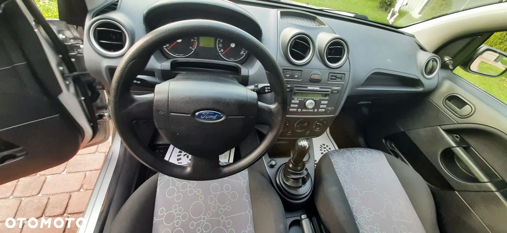 Ford Fiesta - 8