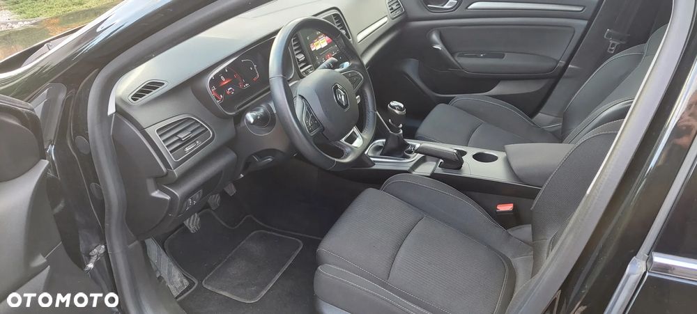 Renault Megane 1.5 Blue dCi Intens - 9