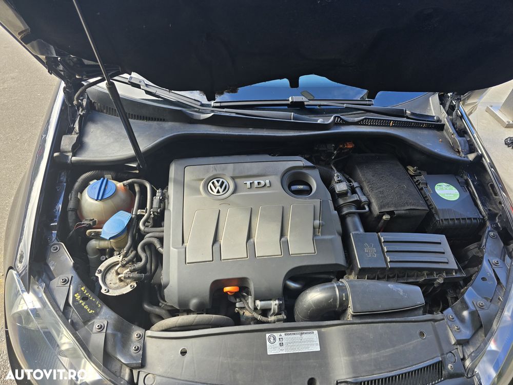 Volkswagen Golf 1.6 TDI DPF Trendline - 13