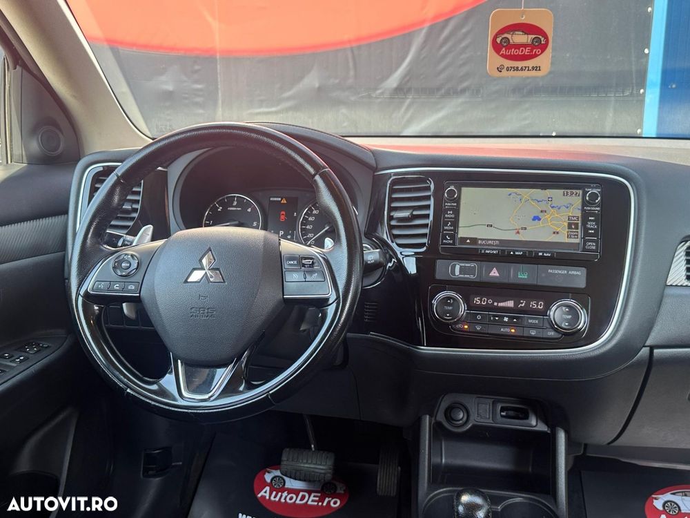 Mitsubishi Outlander - 8
