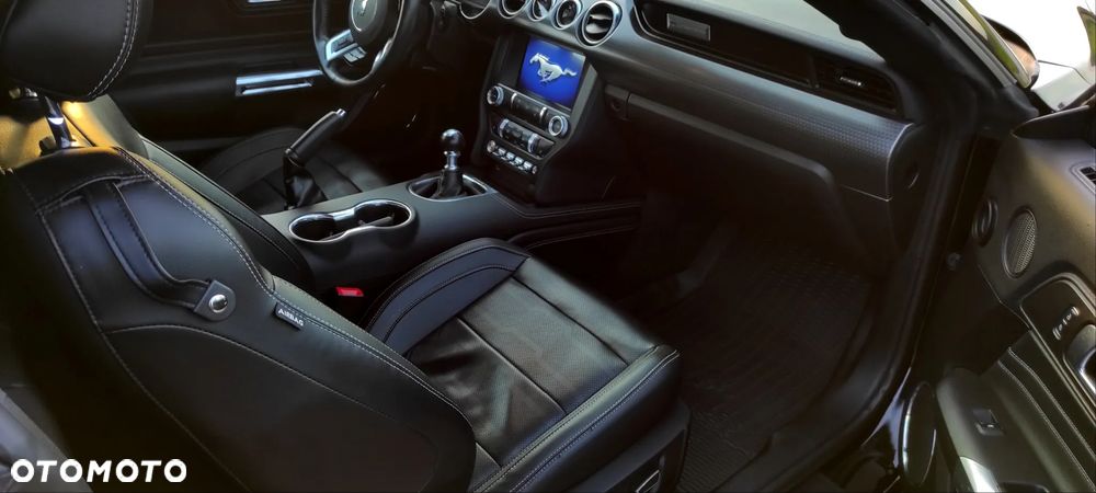 Ford Mustang 5.0 V8 GT - 16
