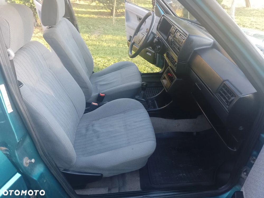 Volkswagen Golf 1.3 - 11