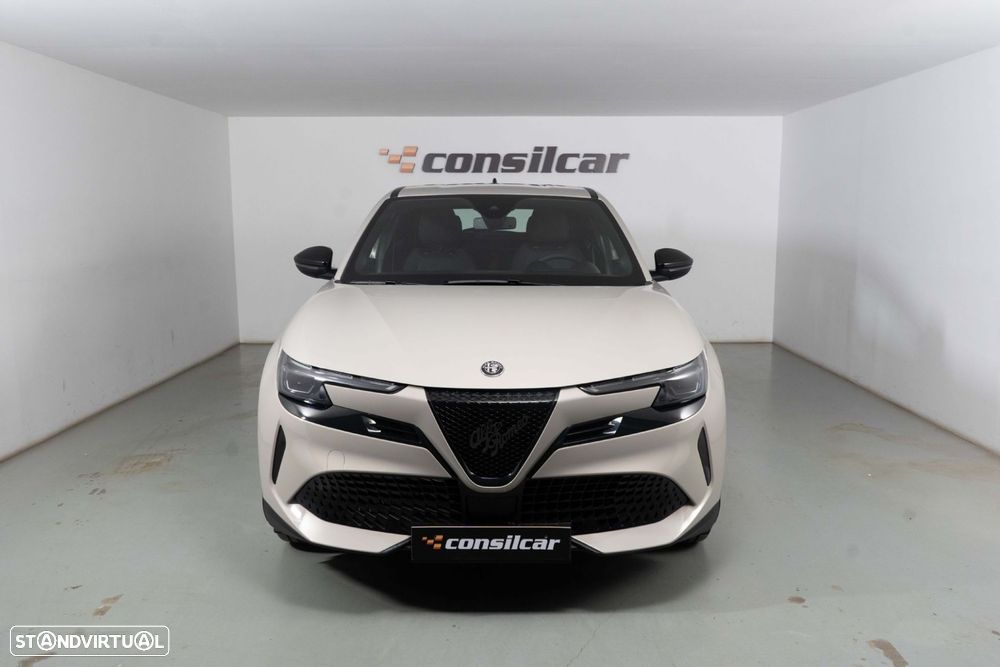 Alfa Romeo Junior Elletrica 50 kWh Launch Edition - 3